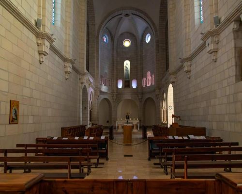 По сырам, вину и меду!